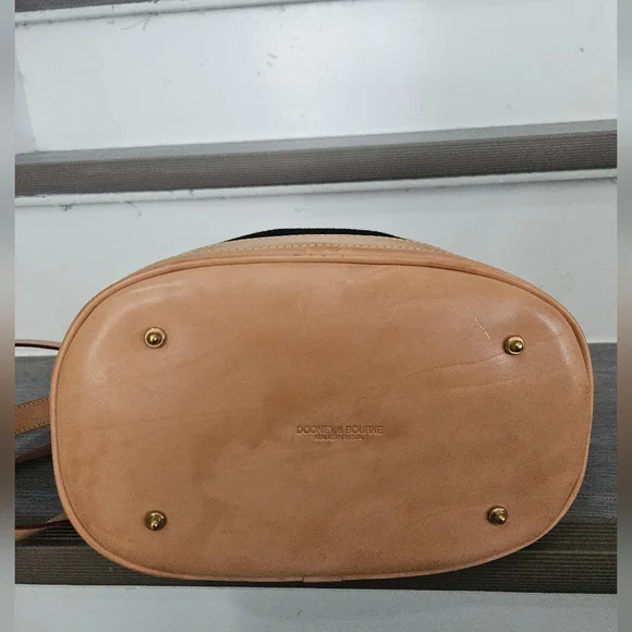 Vintage Dooney & Bourke Cabriolet Bucket Tote Bag GUC - Picture 9 of 13